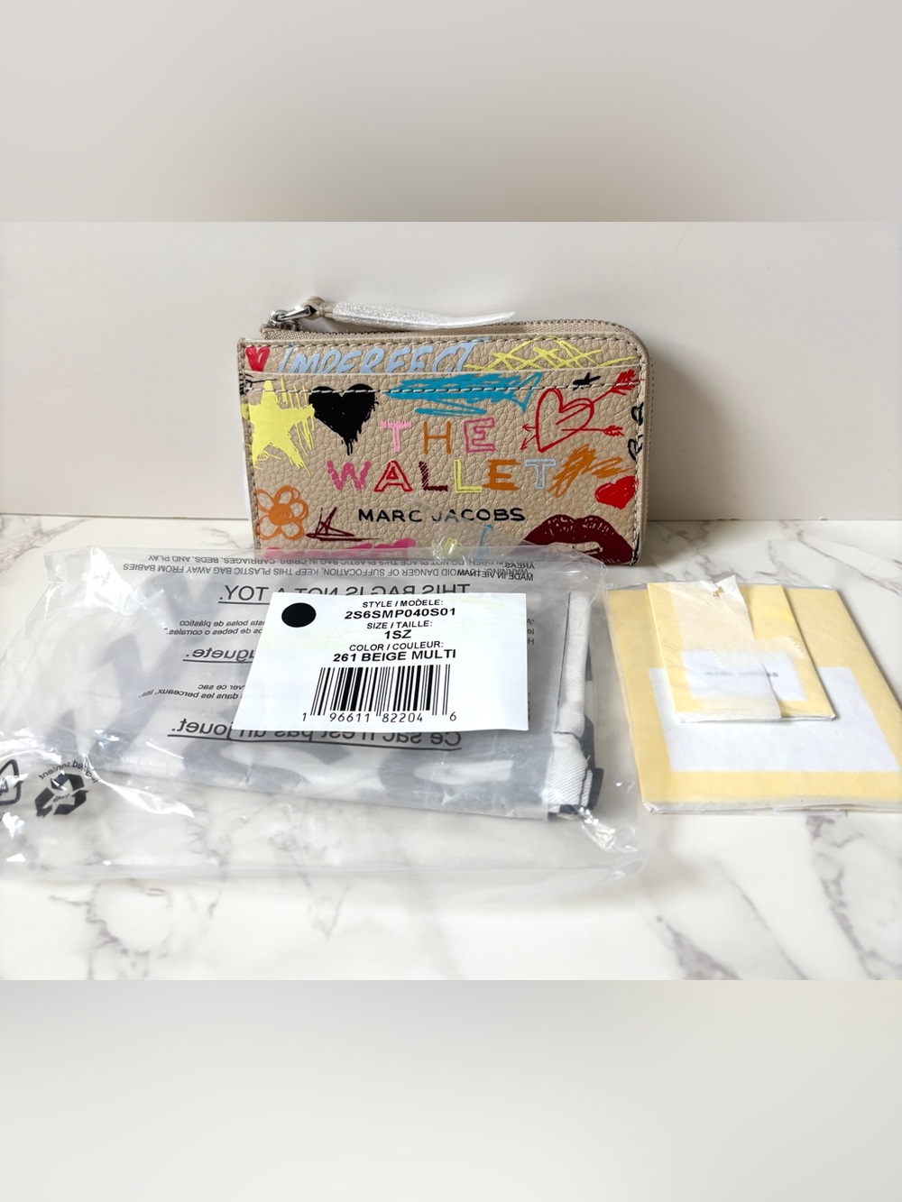 New Marc Jacobs Top Zip Multi Wallet Beige Graffiti Print - Picture 3 of 9